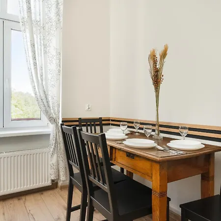Komfortowy Apartament Blisko Rzeki We Wroclawiu Z Biurkiem I Wanna By Renters Wrocław