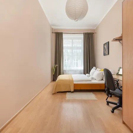 Komfortowy Apartament Blisko Rzeki We Wroclawiu Z Biurkiem I Wanna By Renters Wrocław